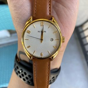 Nixon bullet leather gold/saddle watch